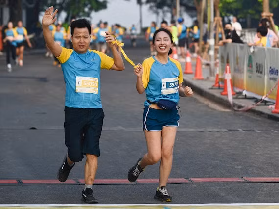 vietnam airlines to chuc thanh cong giai chay run for love 2024 hinh 8