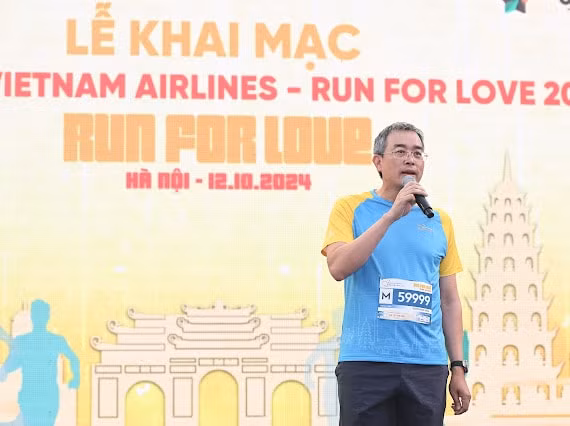 vietnam airlines to chuc thanh cong giai chay run for love 2024 hinh 2