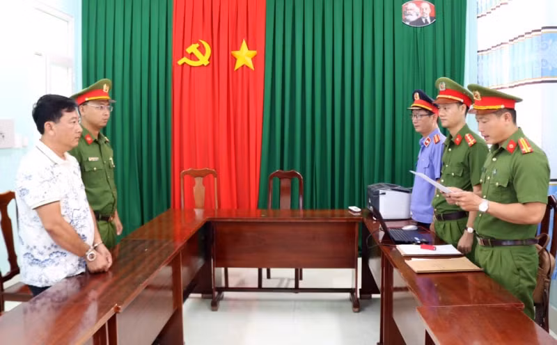 bat tam giam giam doc doanh nghiep lam dung tin nhiem chiem doat 48 ty dong hinh 1