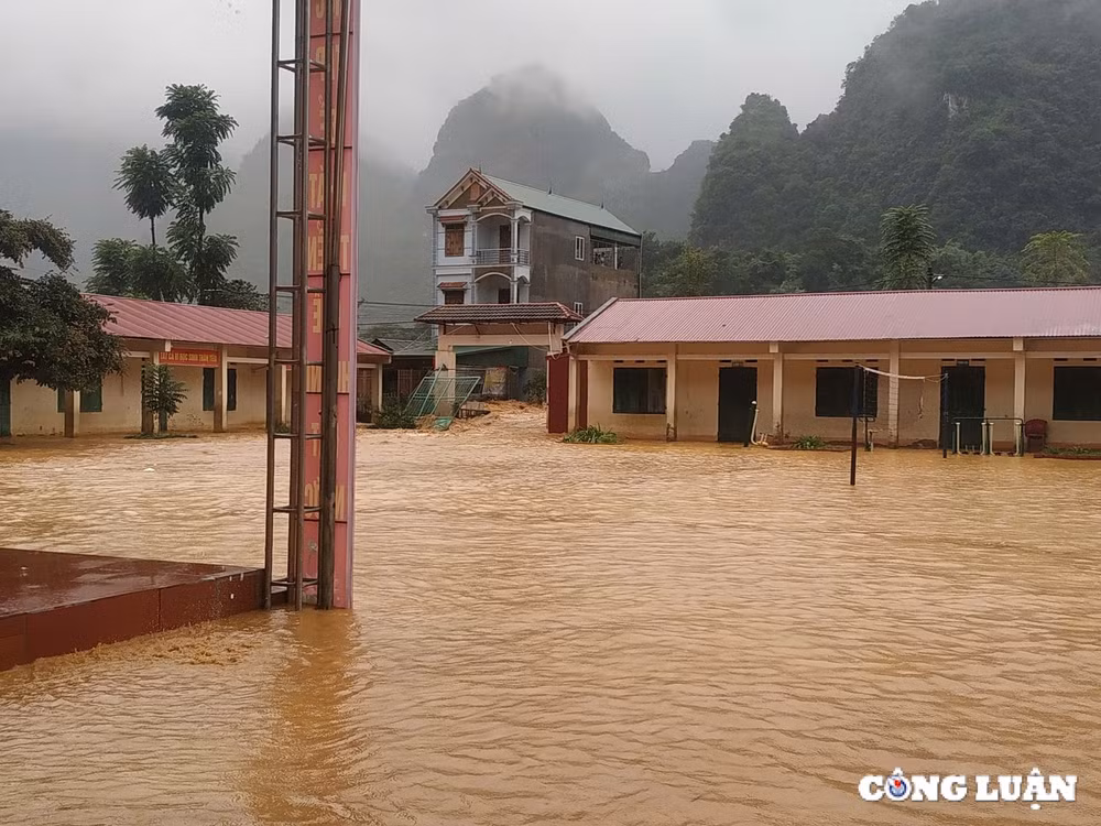 hoi nha bao viet nam va hanh trinh den voi cac diem truong vung lu tinh cao bang hinh 1