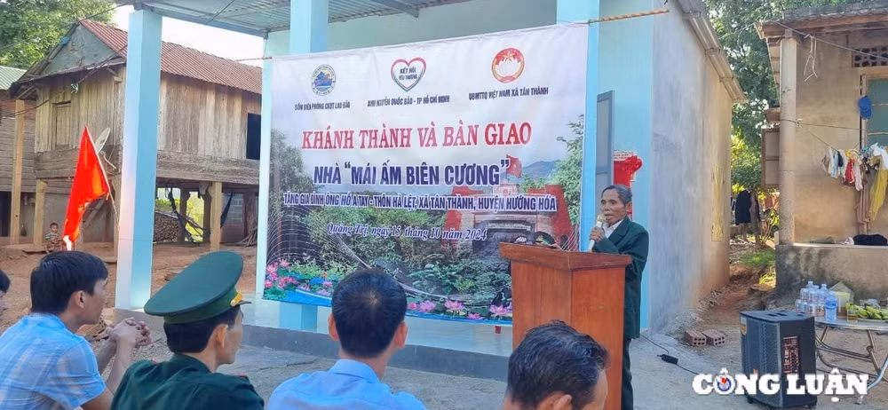 quang tri don bien phong cua khau quoc te lao bao ban giao mai am bien cuong cho ho ngheo hinh 2