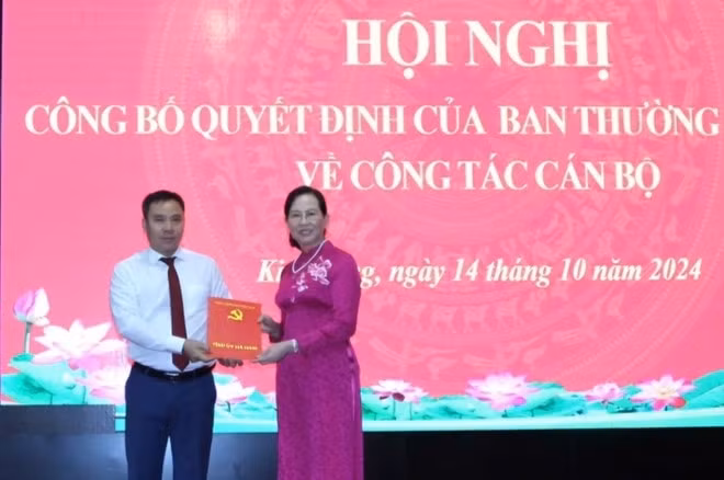 ha nam phan cong chu tich lien doan lao dong tinh giu chuc bi thu huyen uy kim bang hinh 1