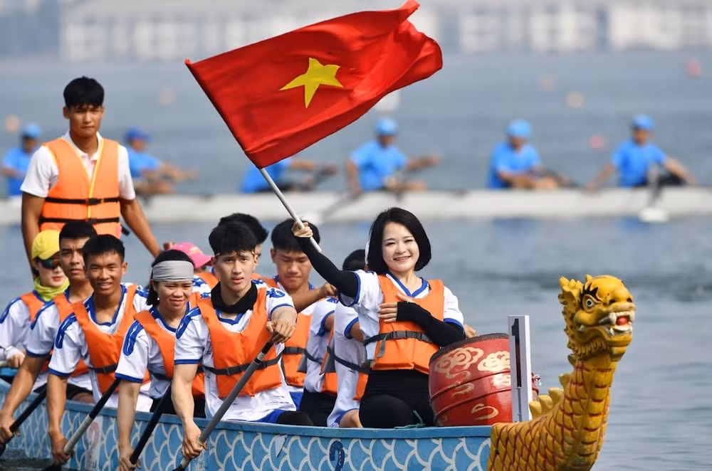 vietnam airlines to chuc thanh cong giai boi chai thuyen rong ha noi mo rong 2024 hinh 3