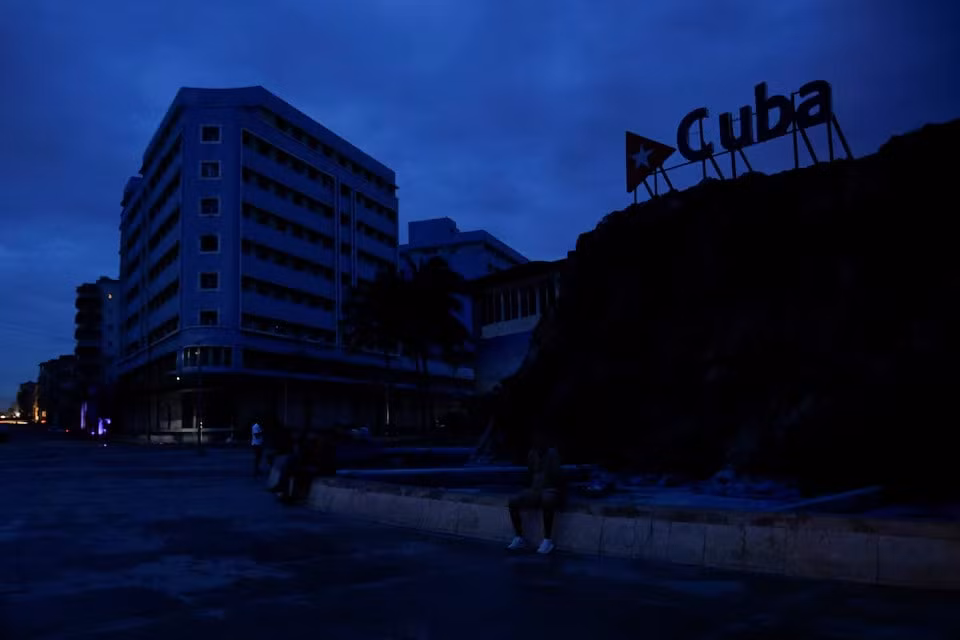 cuba dan khoi phuc su co mat dien toan quoc hinh 1