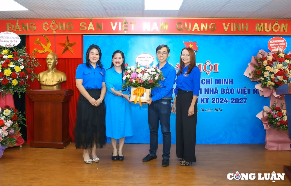 nang cap tu chi doan len doan co so la mot buoc tien quan trong cua doan thanh nien co quan trung uong hoi nha bao viet nam hinh 14