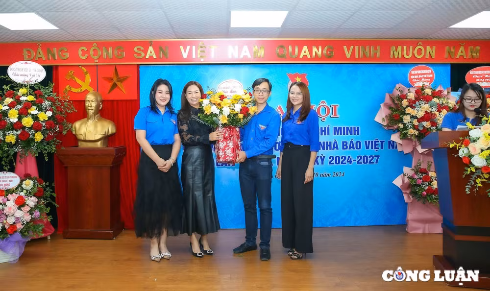 nang cap tu chi doan len doan co so la mot buoc tien quan trong cua doan thanh nien co quan trung uong hoi nha bao viet nam hinh 9