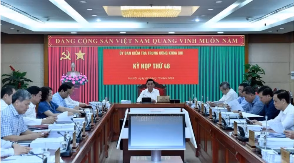 bo chinh tri xem xet thi hanh ky luat to chuc dang dang vien co vi pham khuyet diem hinh 1