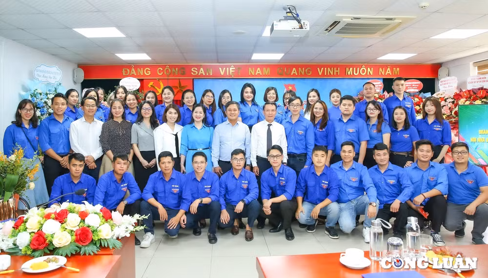 nang cap tu chi doan len doan co so la mot buoc tien quan trong cua doan thanh nien co quan trung uong hoi nha bao viet nam hinh 22