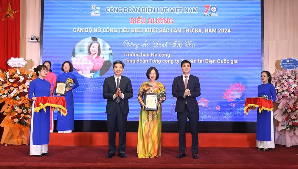 1 tap the va 6 ca nhan evnnpt duoc bieu duong khen thuong gioi viec nuoc dam viec nha hinh 2