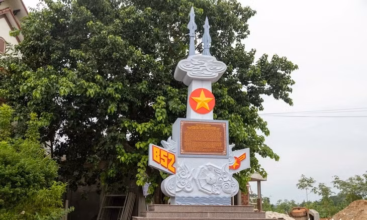 trung tu di tich ban roi sieu phao dai bay b52 dau tien o viet nam hinh 1