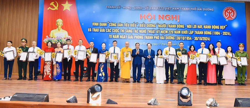 vinh danh cong dan tieu bieu tp hai duong hinh 2