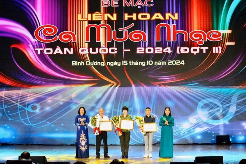 3 tac pham doat huy chuong vang lien hoan ca mua nhac toan quoc 2024 hinh 1