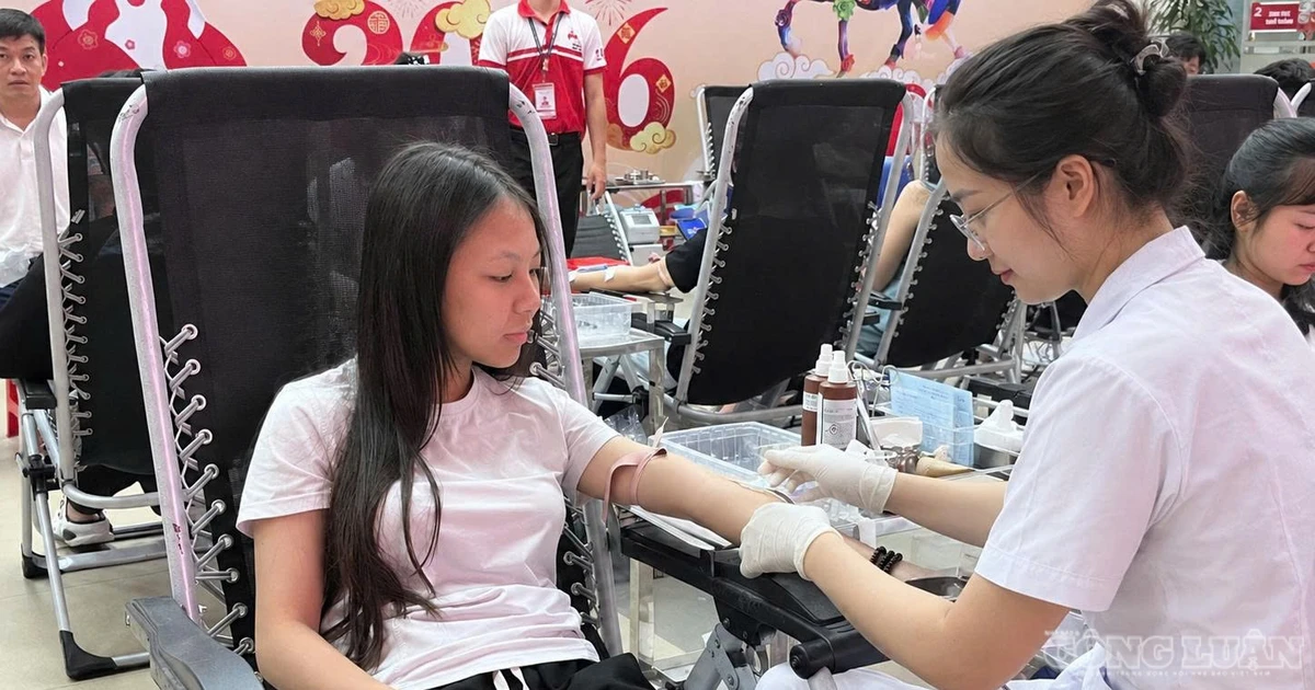 Người trẻ tích cực hiến máu ngày 20/10 vì cộng đồng