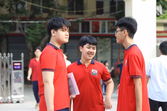 Sáng 30/5 thi vào lớp 10 tại Hà Nội: Nghiêm túc, an toàn