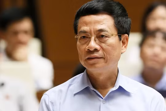 Bộ trưởng Nguyễn Mạnh Hùng: "Dùng công nghệ để dọn rác trên mạng"