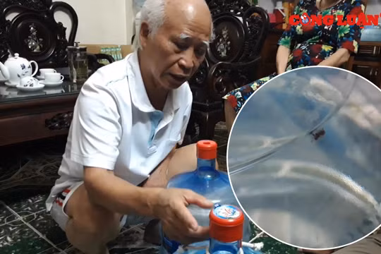 Khách hàng “tá hỏa” phát hiện vật thể lạ trong bình nước Lavie