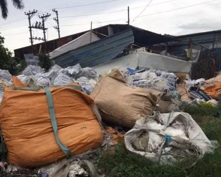 Kiến An - Hải Phòng: Rác thải chất đống trên đường Trang Đồng Tử