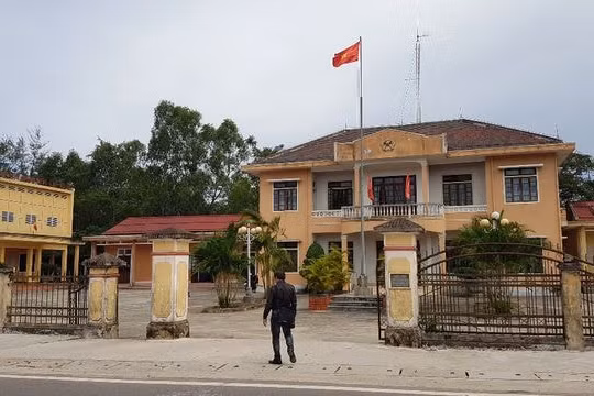 Trưởng, Phó công an xã ở Huế xin nghỉ việc hàng loạt