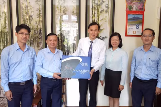 Thừa Thiên Huế: Công ty Điện lực cam kết cùng doanh nghiệp phát triển bền vững