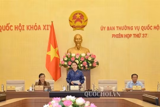 Bế mạc phiên họp thứ 37 của Ủy ban Thường vụ Quốc hội