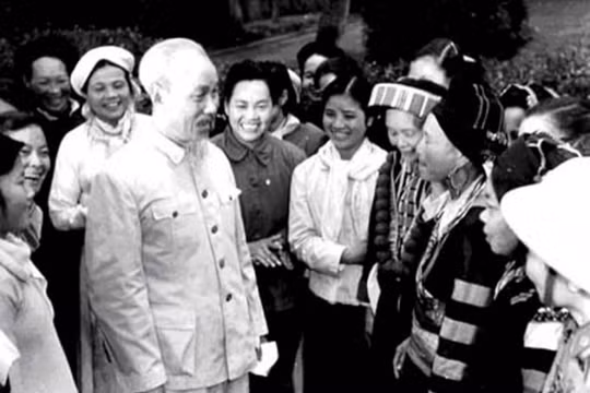 “Lấy đoàn kết mà xoay vần vận mệnh, giữ gìn dân tộc và bảo vệ nước nhà”
