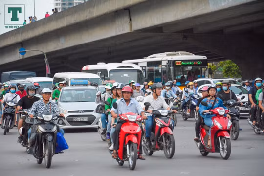 Công bố 17 số điện thoại đường dây nóng dịp nghỉ lễ 30/4 và 1/5