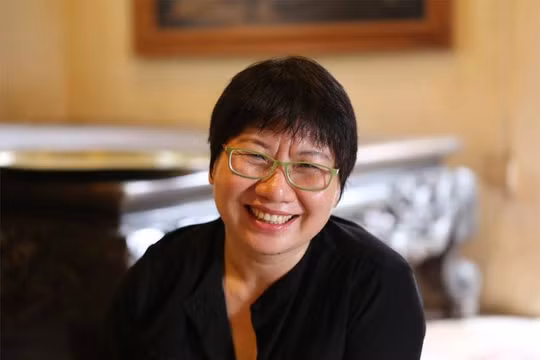 " Với phụ nữ chọn nghề báo là đã thêm một gánh nặng trên vai..."