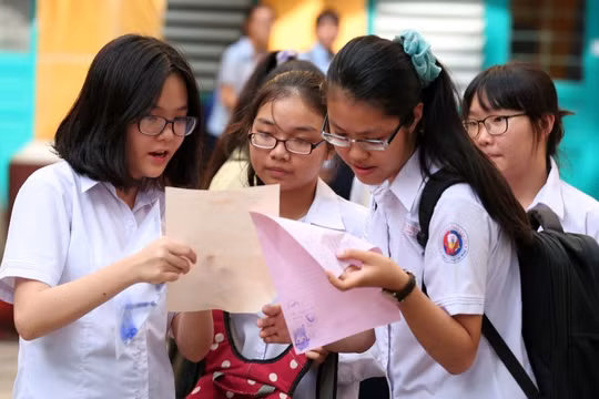 Hà Nội: Tuyển sinh vào lớp 10 sẽ có khoảng 23.000 học sinh trượt trường công lập