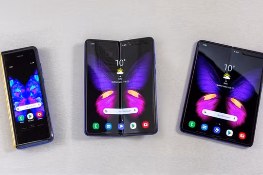 Điện thoại màn gập Galaxy Fold chính thức được bán ra vào tháng 9