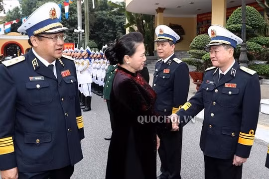 Chủ tịch Quốc hội thăm, chúc mừng Quân chủng Hải quân, Quân khu 3