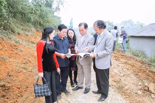 Con đường nối những miền ký ức