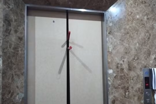TP. HCM: 8 người kẹt trong thang máy khách sạn đã được giải cứu