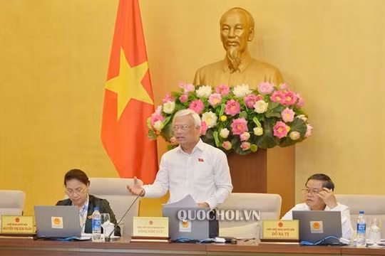 Cho ý kiến về dự án Luật Đầu tư công (sửa đổi) và việc chuẩn bị Kỳ họp thứ 7