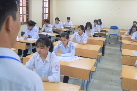 Cần lắm một mùa tuyển sinh “sạch”