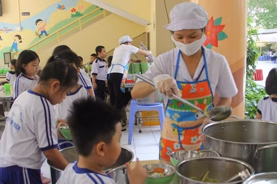 Hà Nội đẩy mạnh công tác an toàn vệ sinh thực phẩm học đường