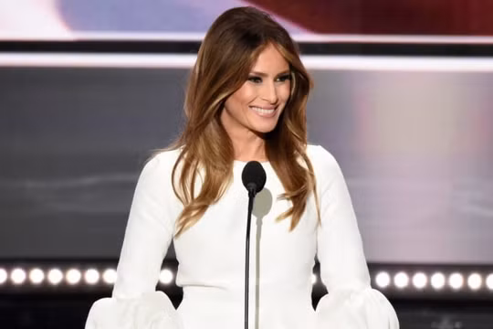 Đệ nhất phu nhân Mỹ Melania Trump - Phía sau những bộ đồ lộng lẫy