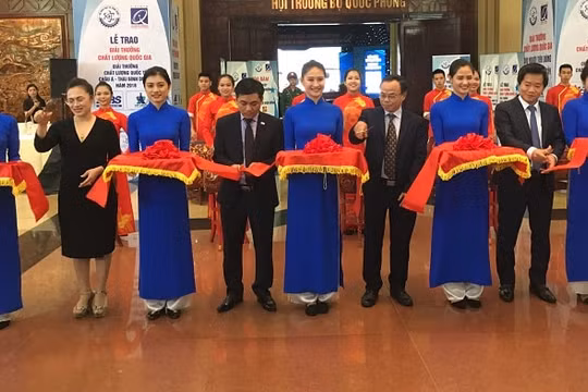 Khai mạc triển lãm "Doanh nghiệp uy tín, chất lượng hướng tới sự phát triển bền vững"