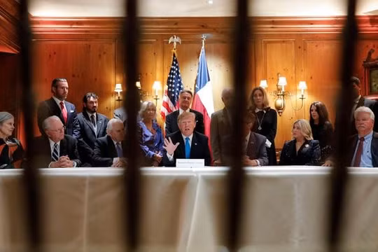 Ông Trump muốn điều thêm quân đội tới biên giới với Mexico