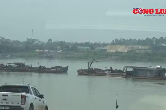 Sở TN&MT Hưng Yên đề nghị “tạm dừng” nạo vét các bến khách ngang sông Hồng tại Khoái Châu