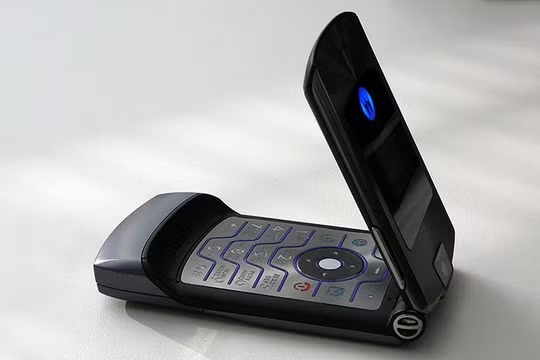 Huyền thoại một thời Motorola RAZR được “hồi sinh”