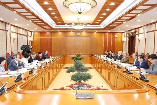 Tổng Bí thư, Chủ tịch nước Nguyễn Phú Trọng chủ trì họp Bộ Chính trị