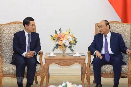 Thủ tướng Nguyễn Xuân Phúc tiếp Bộ trưởng Ngoại giao Lào Saleumxay Kommasith