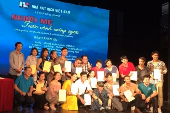 Nhà hát Kịch Việt Nam khởi công dàn dựng vở "Người mẹ trước vành móng ngựa"