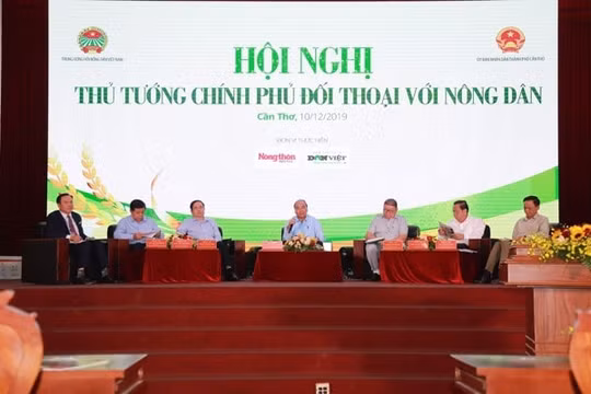 Thủ tướng Nguyễn Xuân Phúc đối thoại tháo gỡ vướng mắc cho nông dân
