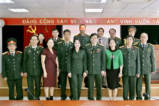 Hội CCB Cơ quan Trung ương Hội Nhà báo Việt Nam tổ chức gặp mặt kỷ niệm 75 năm thành lập QĐND Việt Nam
