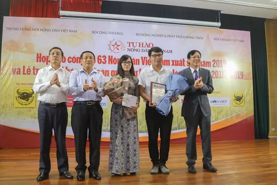Trao giải báo chí toàn quốc Tự hào nông dân Việt Nam 2018 - 2019