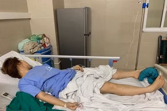 Hà Nội: Bơm mỡ tự thân nâng ngực, cô gái 28 tuổi co giật, nhập viện cấp cứu