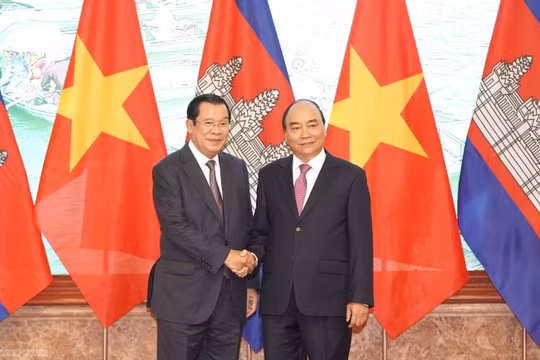 Thủ tướng Nguyễn Xuân Phúc chủ trì Lễ đón Thủ tướng Campuchia Samdech Techo Hun Sen