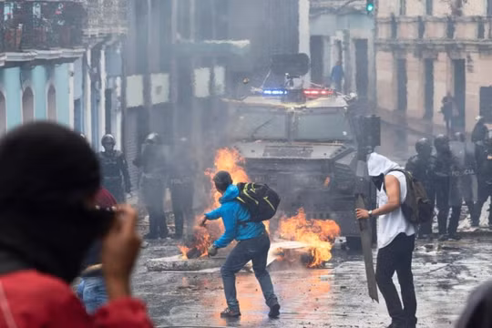Ecuador ban bố tình trạng khẩn cấp do biểu tình