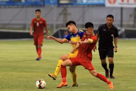 ĐT U22 Việt Nam đấu tập với ĐT U18 Quốc gia
